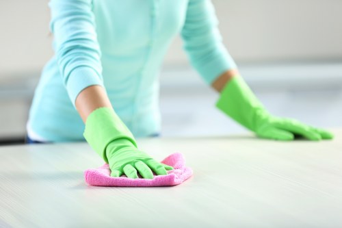 Service team resolving a carpet cleaning issue