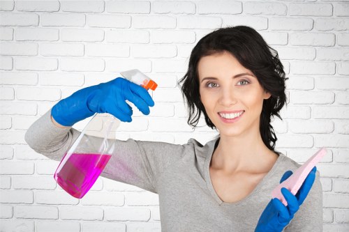 Kitchen and bathroom deep cleaning in Shoreditch property